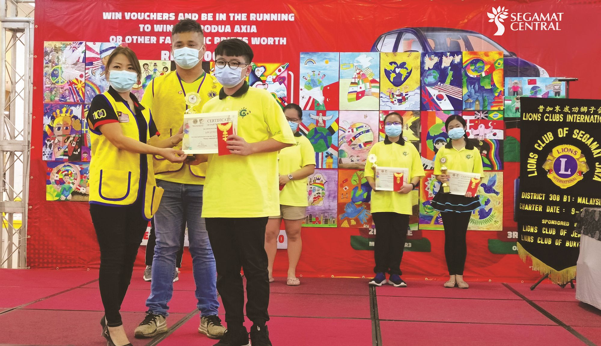 “Save the Earth” Colouring Contest at Segamat Central.